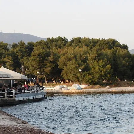 Sokrates Ferienhaus Néa Ankhíalos
