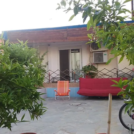 Sokrates Ferienhaus Néa Ankhíalos
